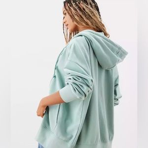 AE oversized zip up hoodie. NWT. Medium
